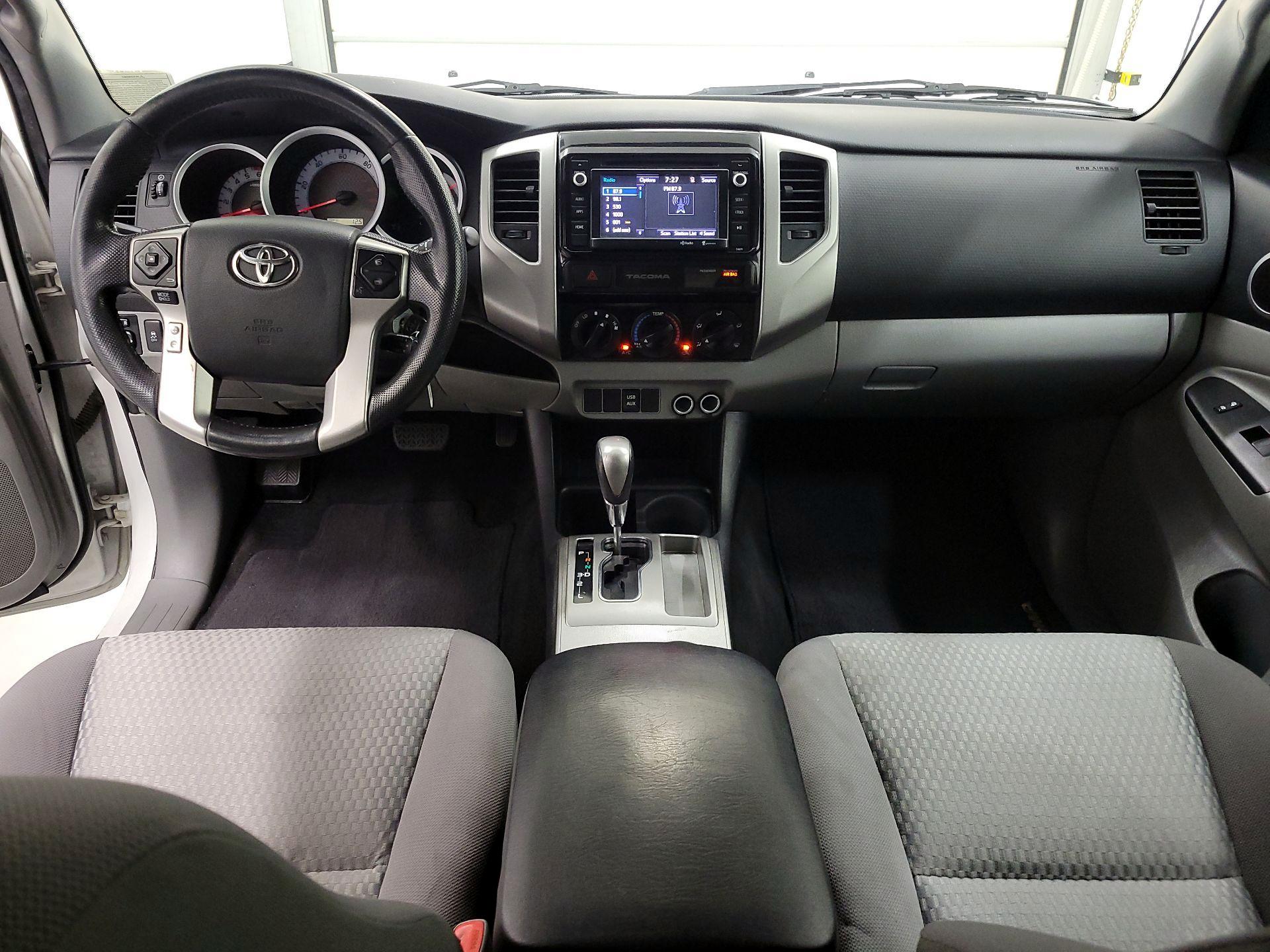 Thumbnail: 2015 Toyota Tacoma - 9
