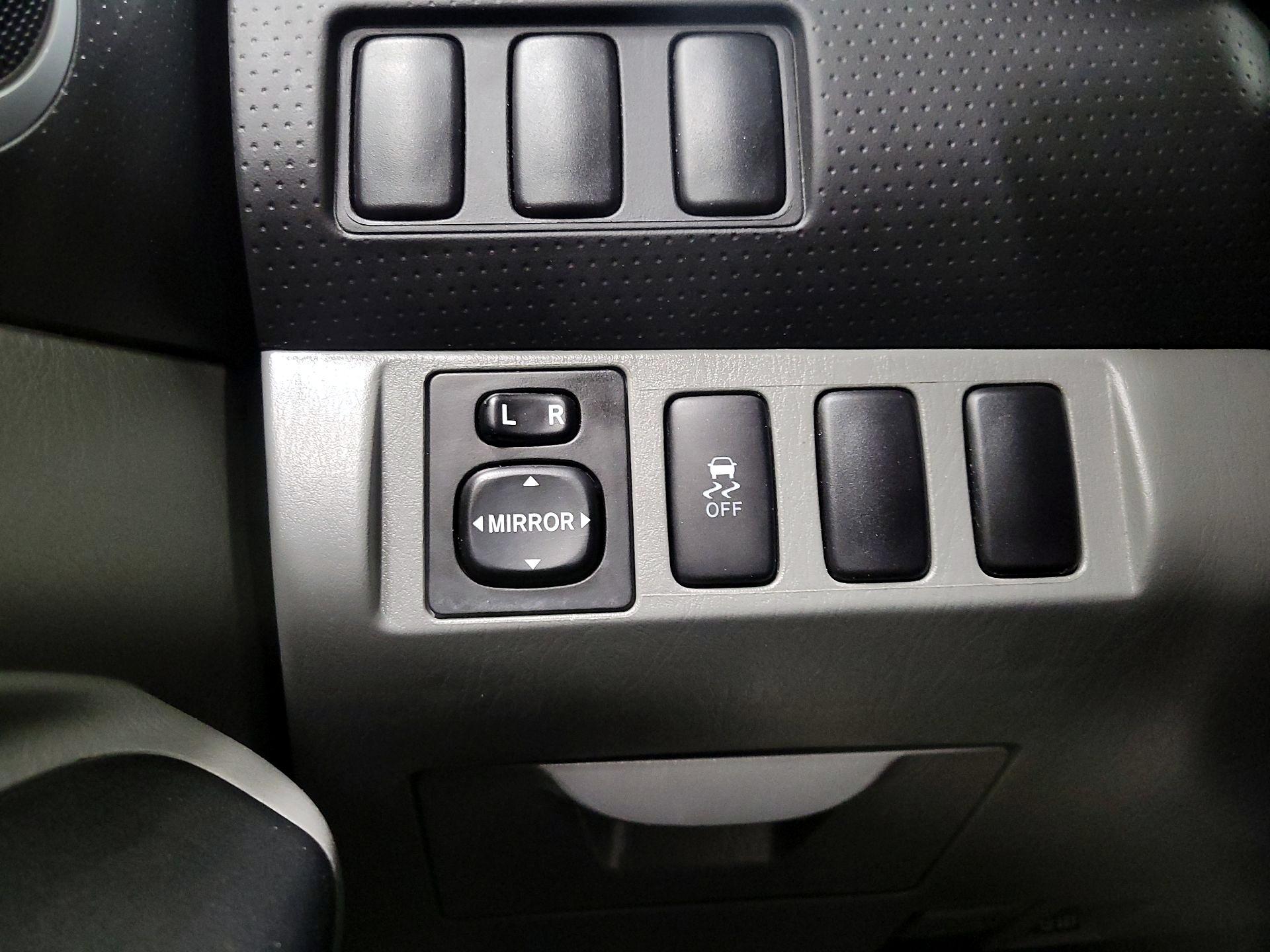 Thumbnail: 2015 Toyota Tacoma - 13
