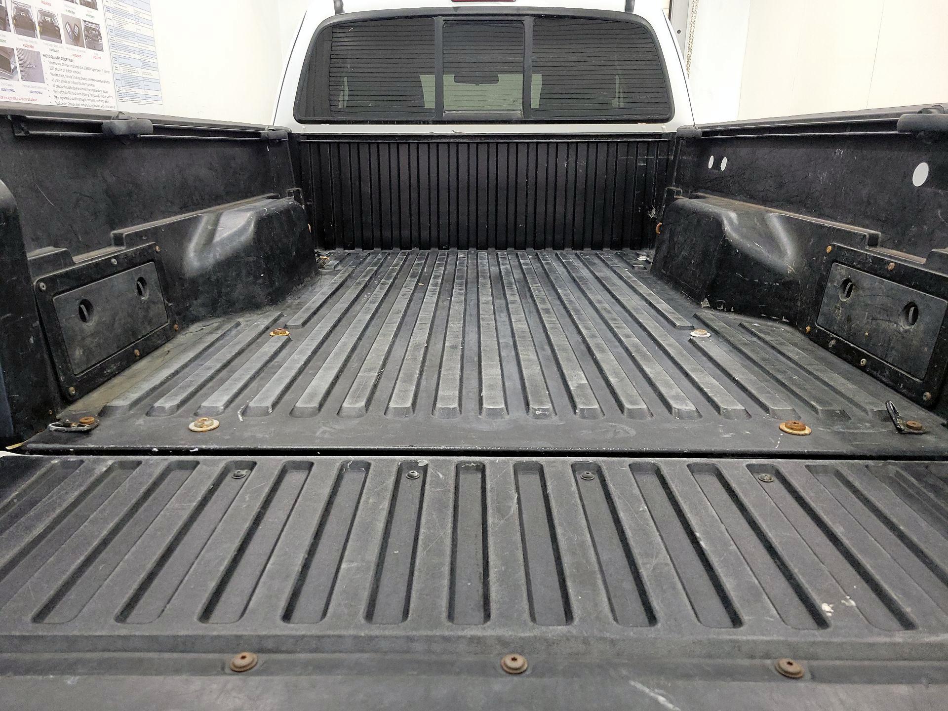 Thumbnail: 2015 Toyota Tacoma - 20
