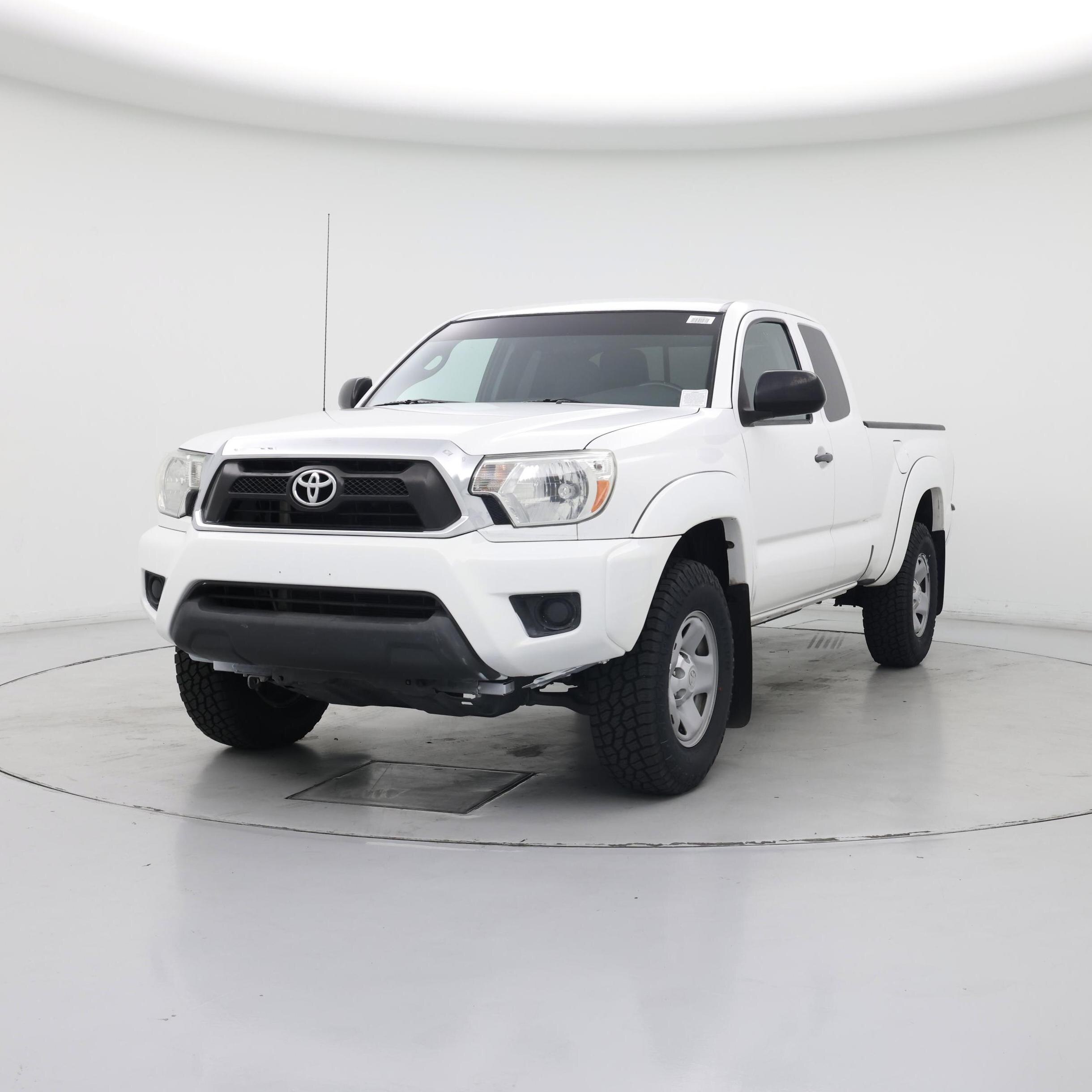 Thumbnail: 2015 Toyota Tacoma - 4