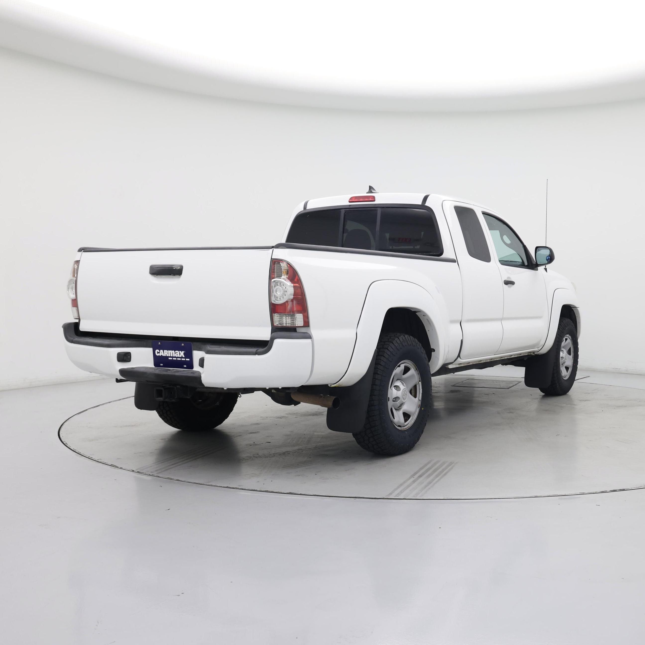 Thumbnail: 2015 Toyota Tacoma - 8