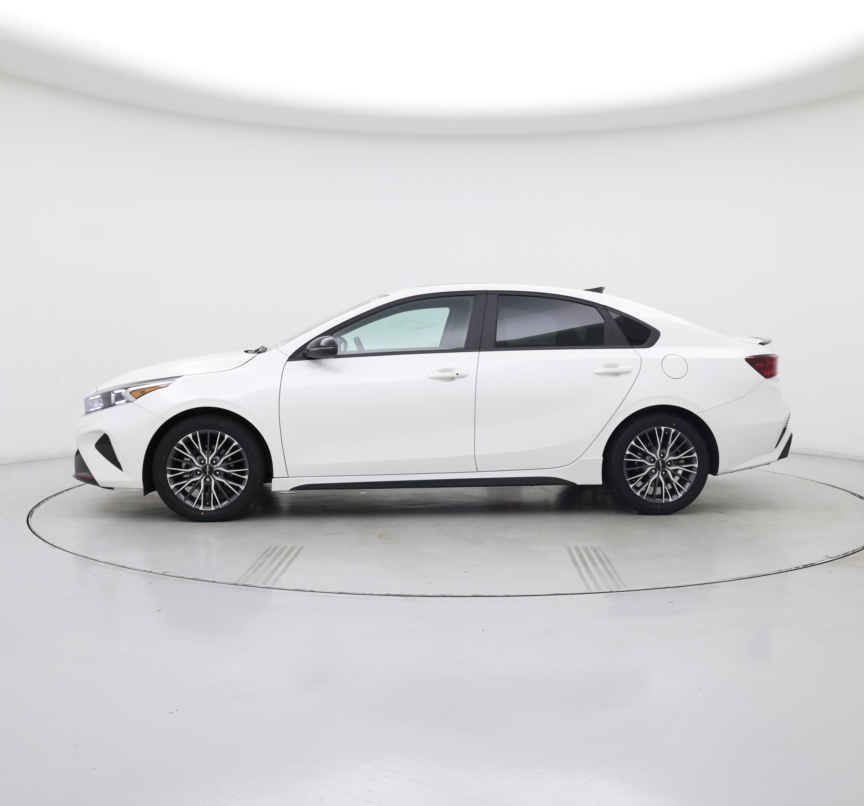 Thumbnail: 2023 Kia Forte - 3