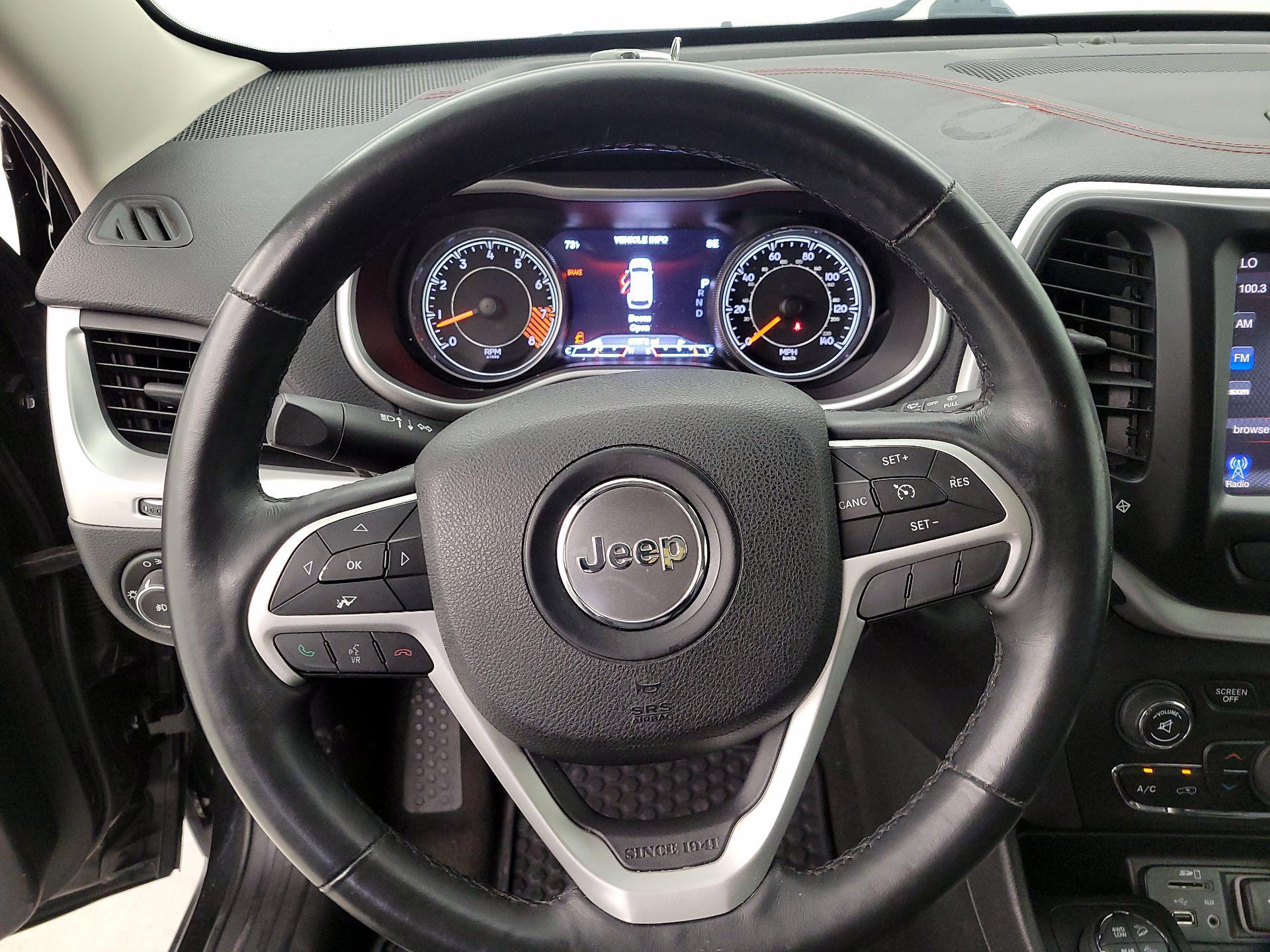 Thumbnail: 2015 Jeep Cherokee - 10