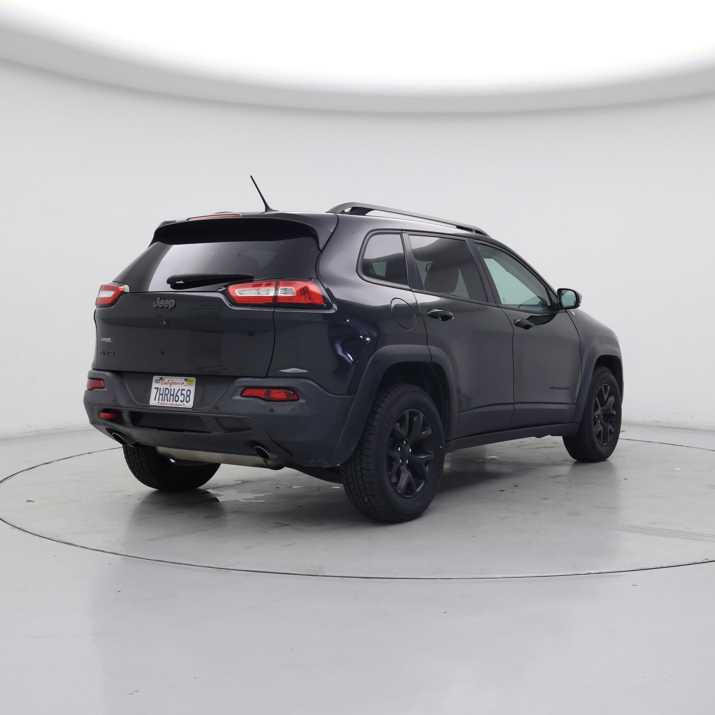 Thumbnail: 2015 Jeep Cherokee - 8