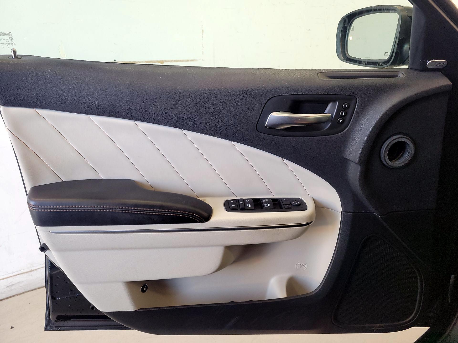 Thumbnail: 2015 Dodge Charger - 12