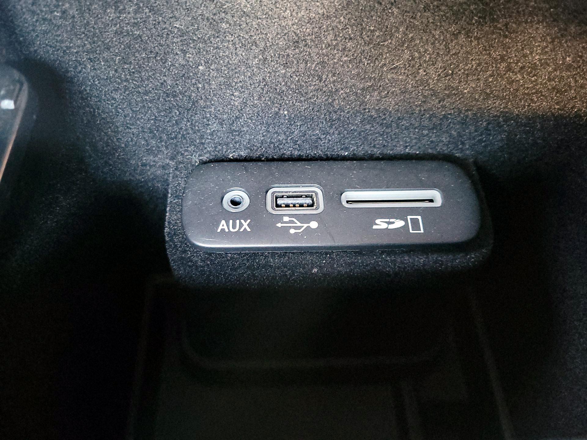 Thumbnail: 2015 Dodge Charger - 19