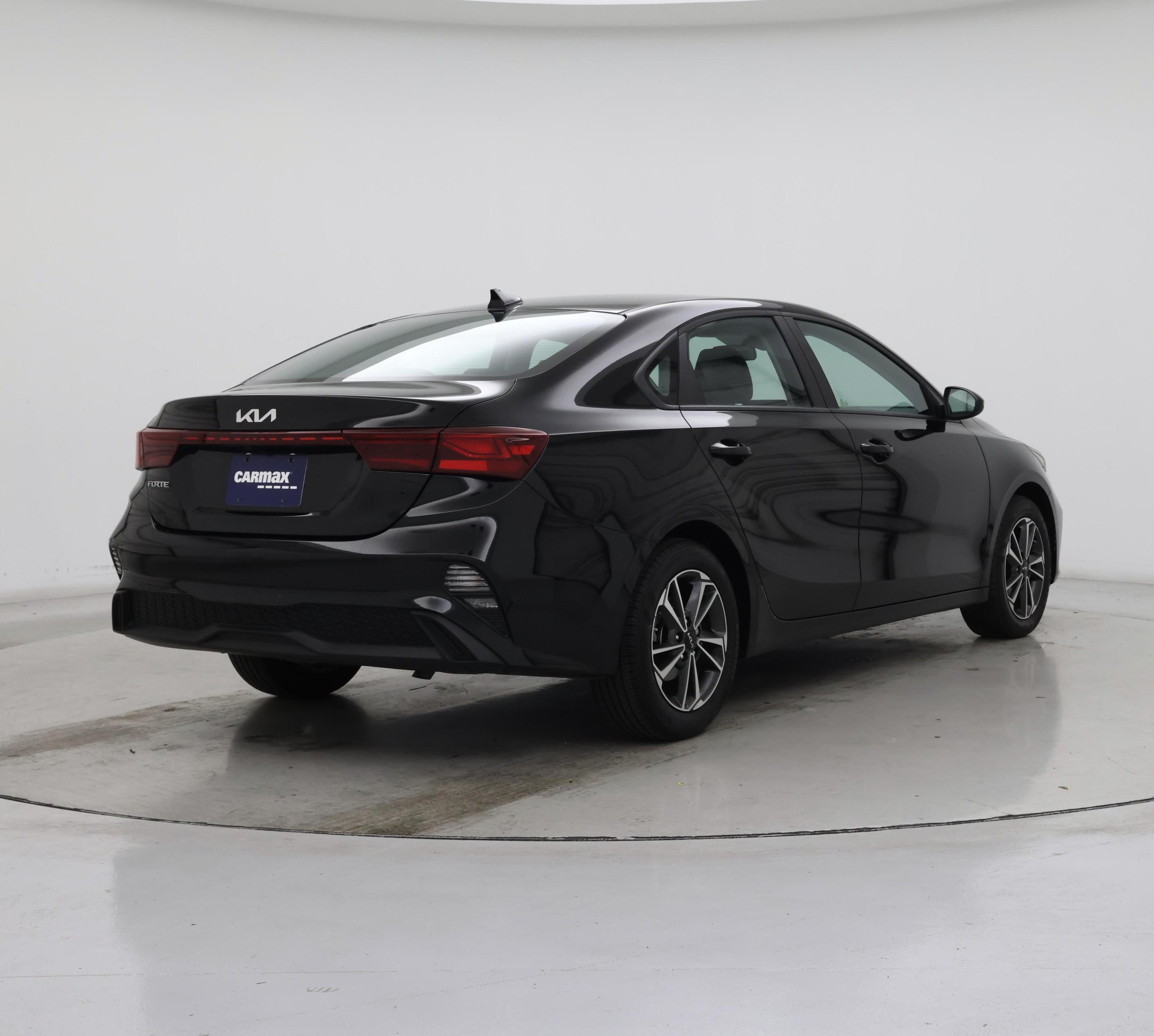 Thumbnail: 2023 Kia Forte - 8