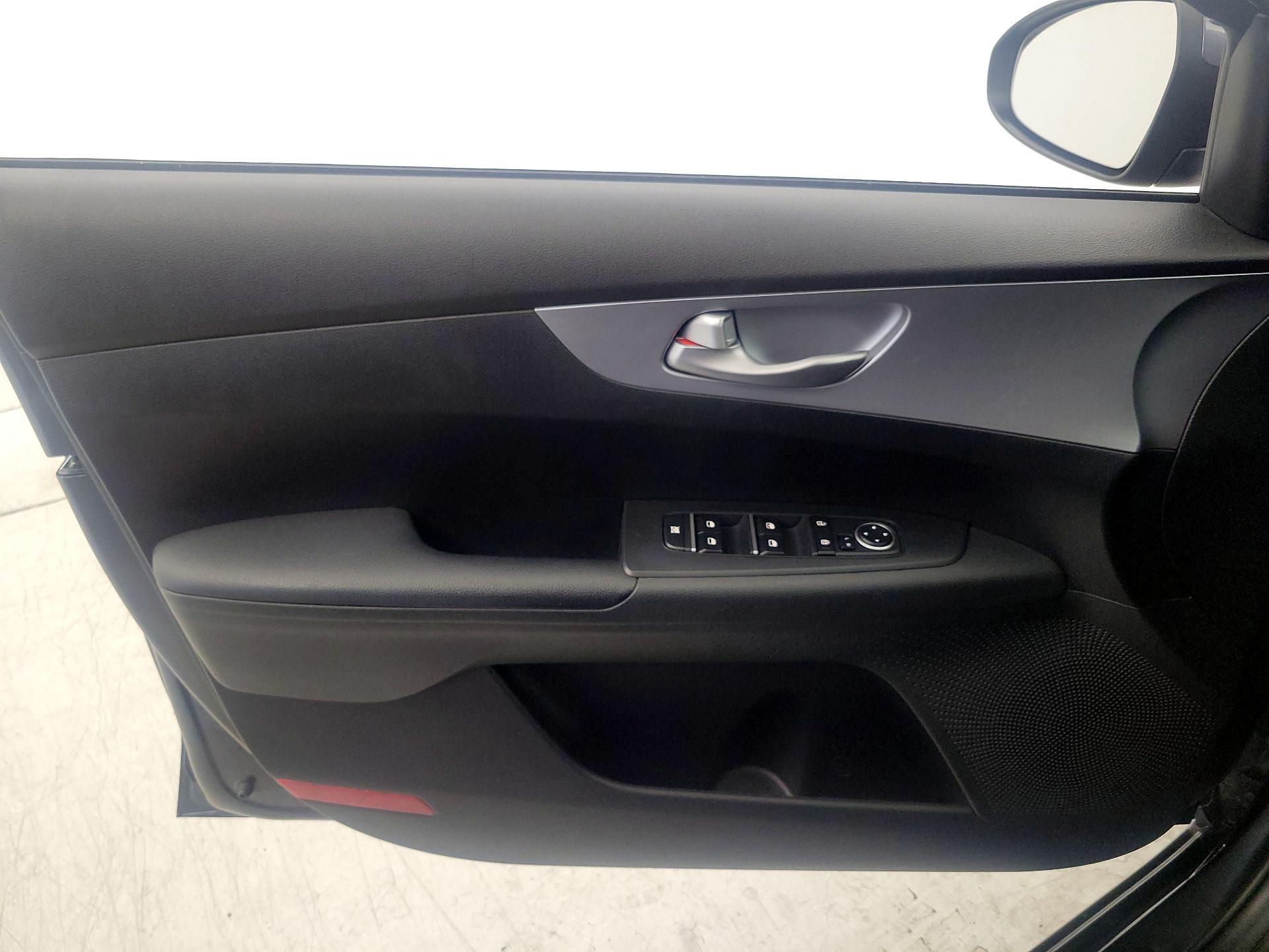 Thumbnail: 2023 Kia Forte - 12