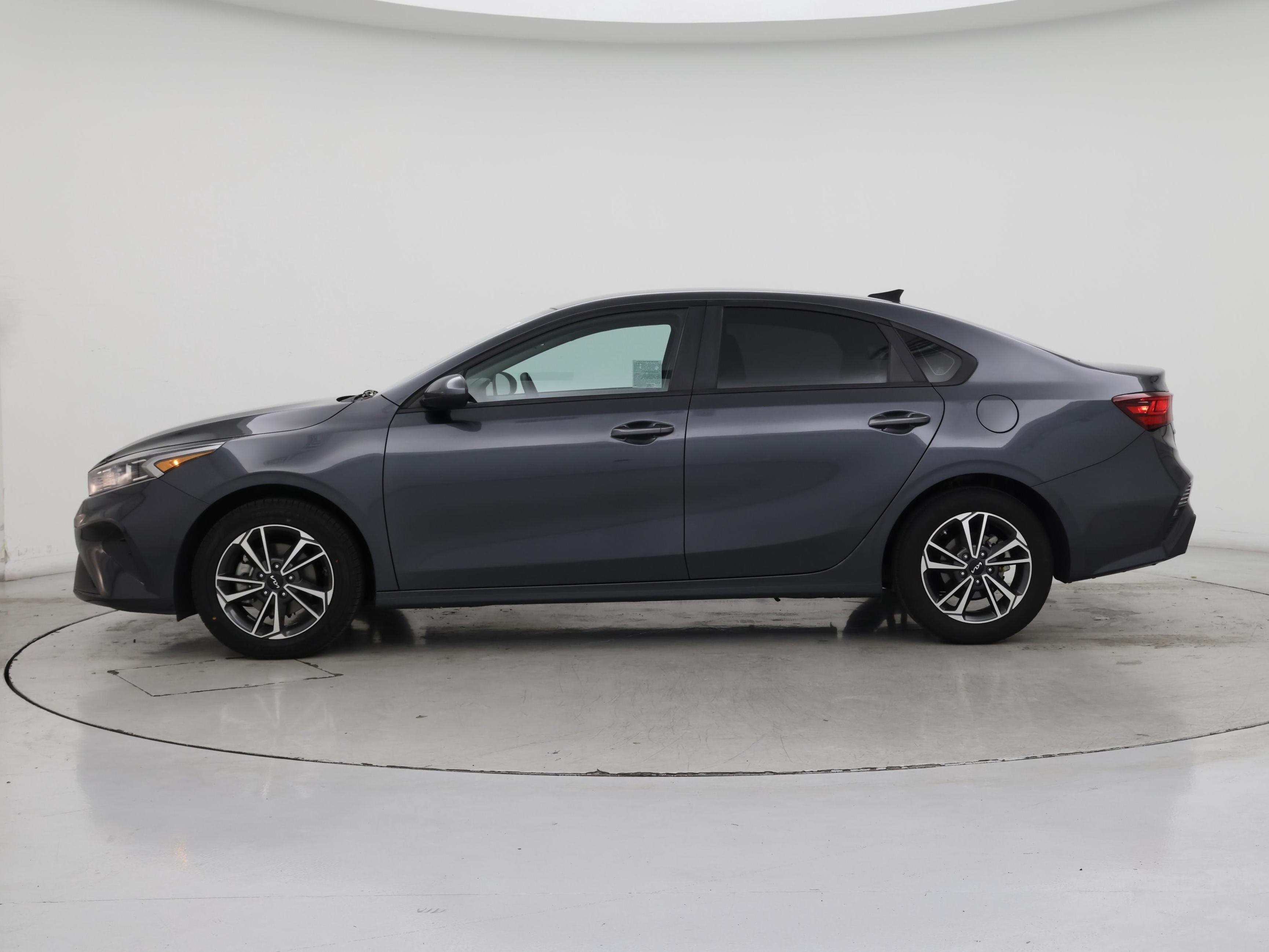 Thumbnail: 2023 Kia Forte - 3