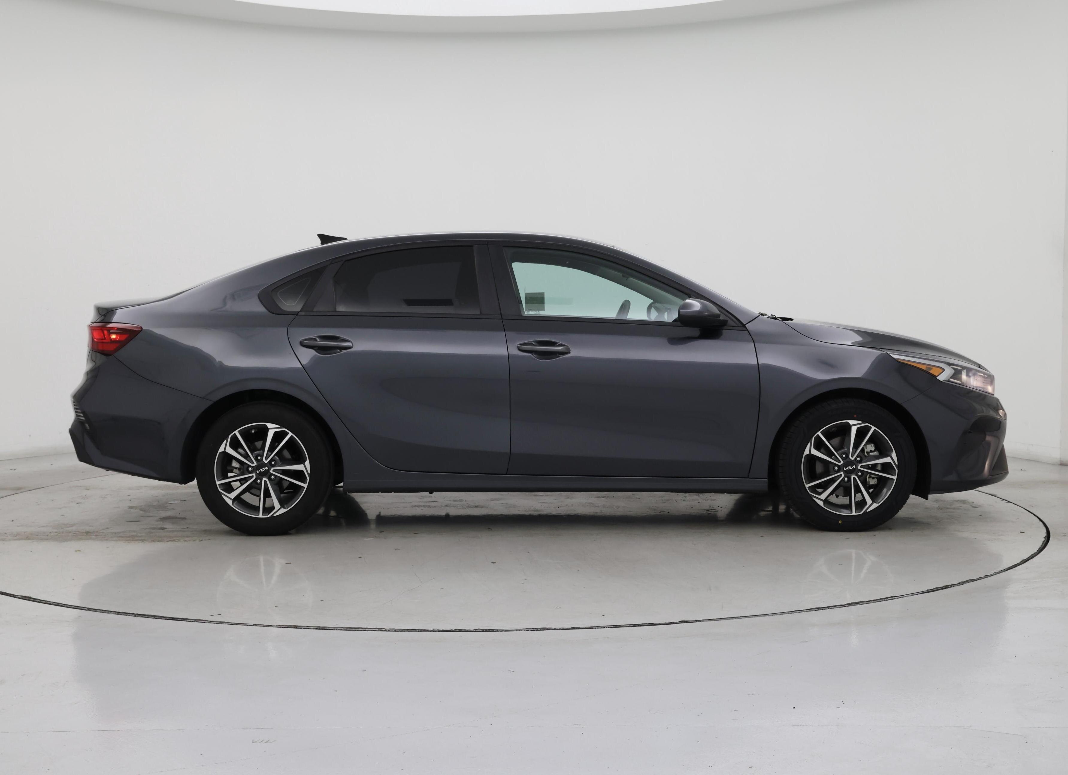 Thumbnail: 2023 Kia Forte - 7
