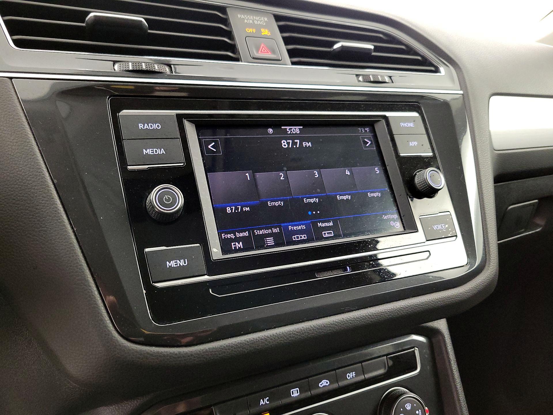Thumbnail: 2020 Volkswagen Tiguan - 15