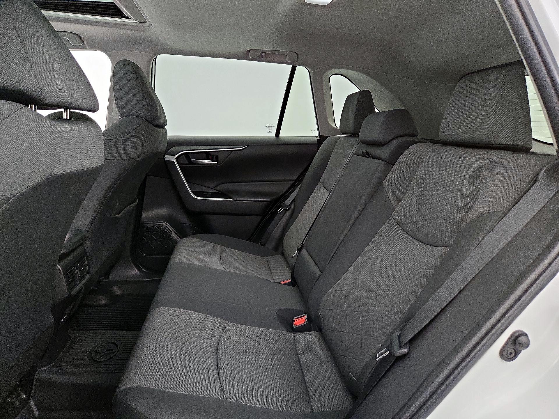 Thumbnail: 2023 Toyota RAV4 - 20