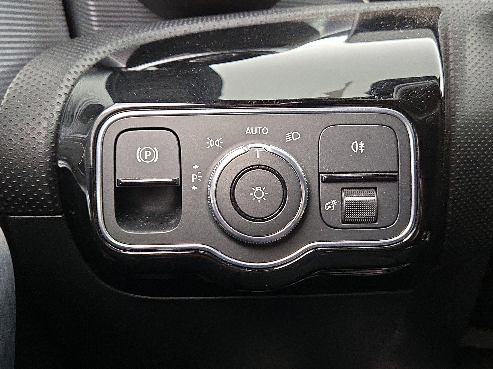 Thumbnail: 2020 Mercedes-Benz A-Class - 13