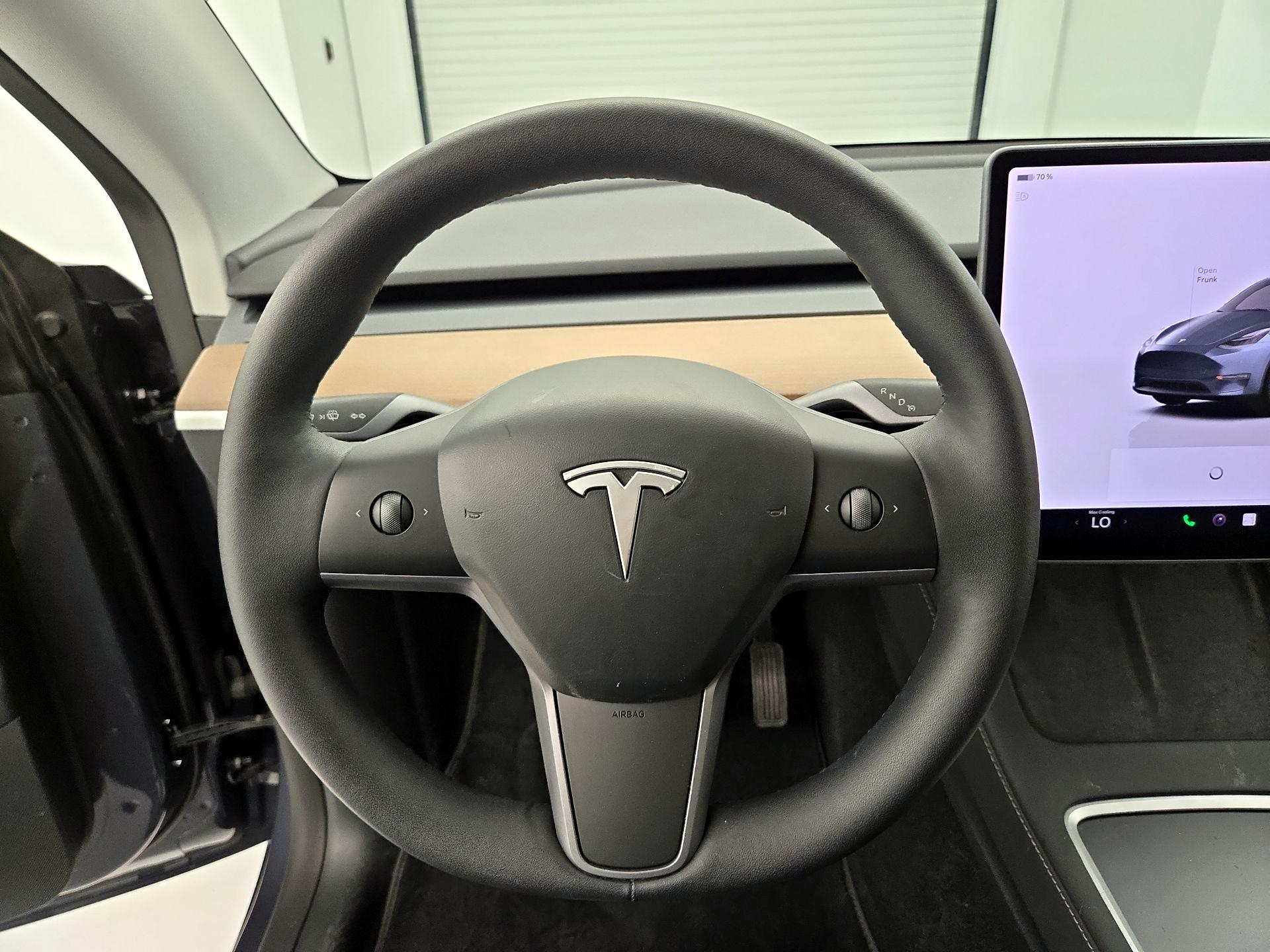 Thumbnail: 2023 Tesla Model Y - 10