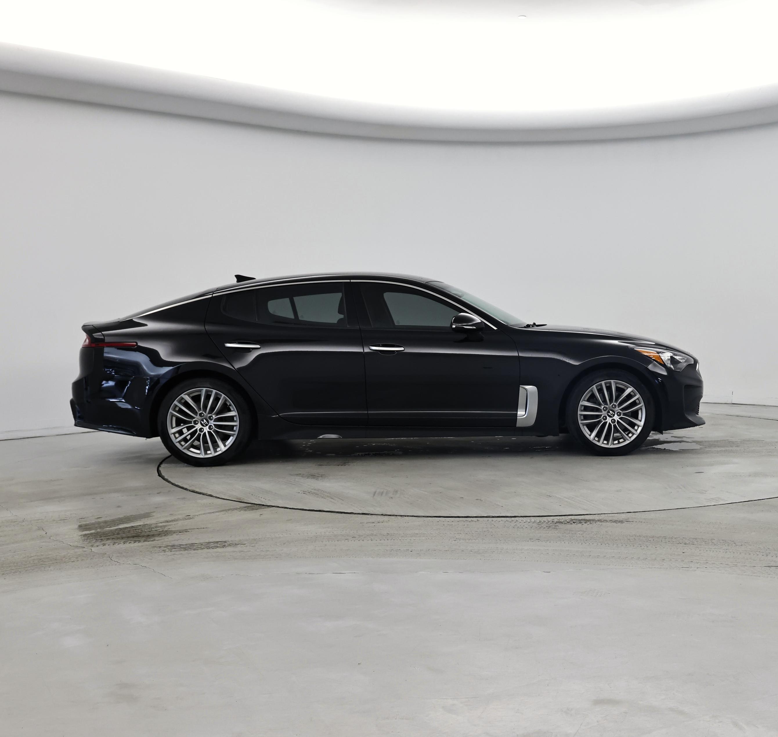 Thumbnail: 2018 Kia Stinger - 7