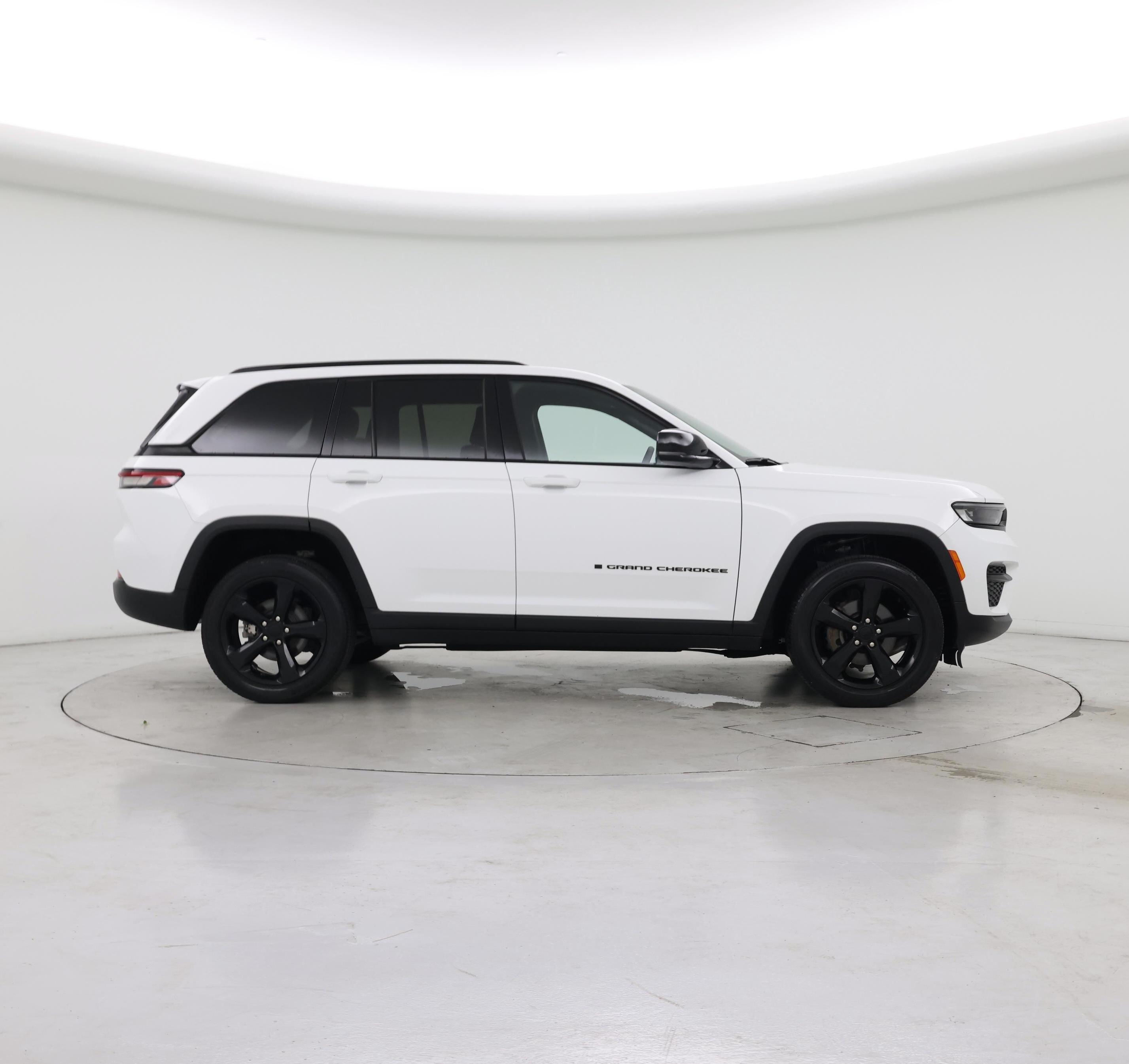 Thumbnail: 2023 Jeep Grand Cherokee - 7