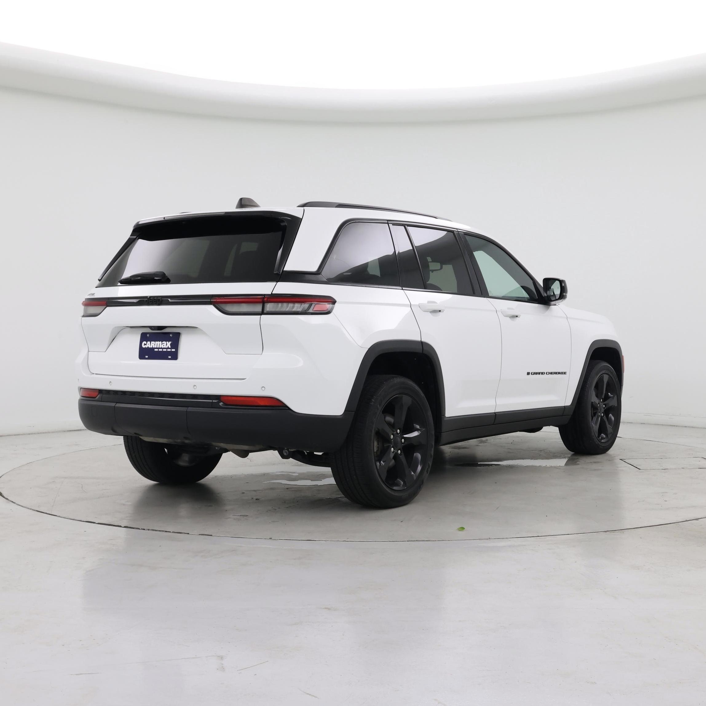 Thumbnail: 2023 Jeep Grand Cherokee - 8