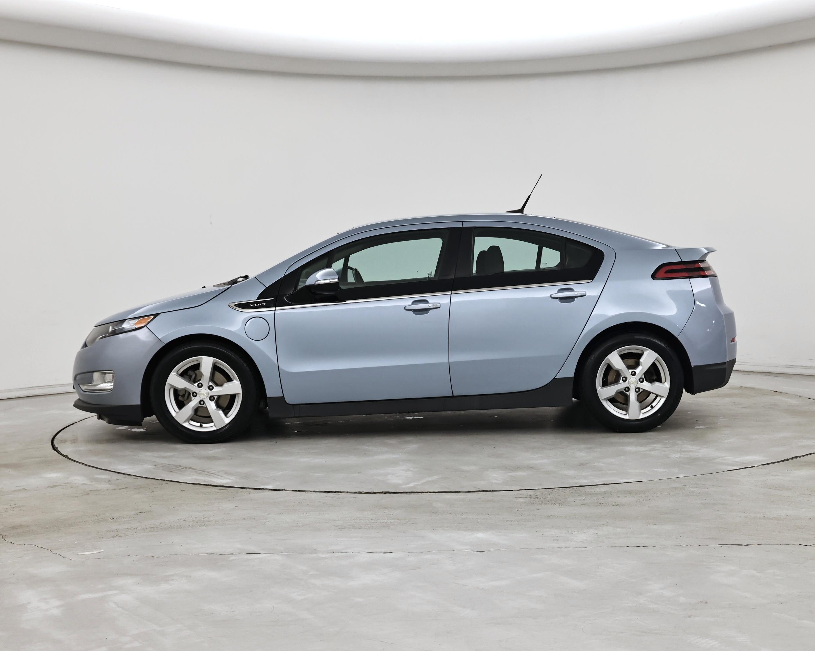 Thumbnail: 2014 Chevrolet Volt - 3