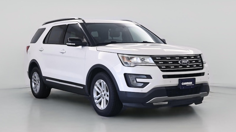 2017 Ford Explorer XLT Hero Image