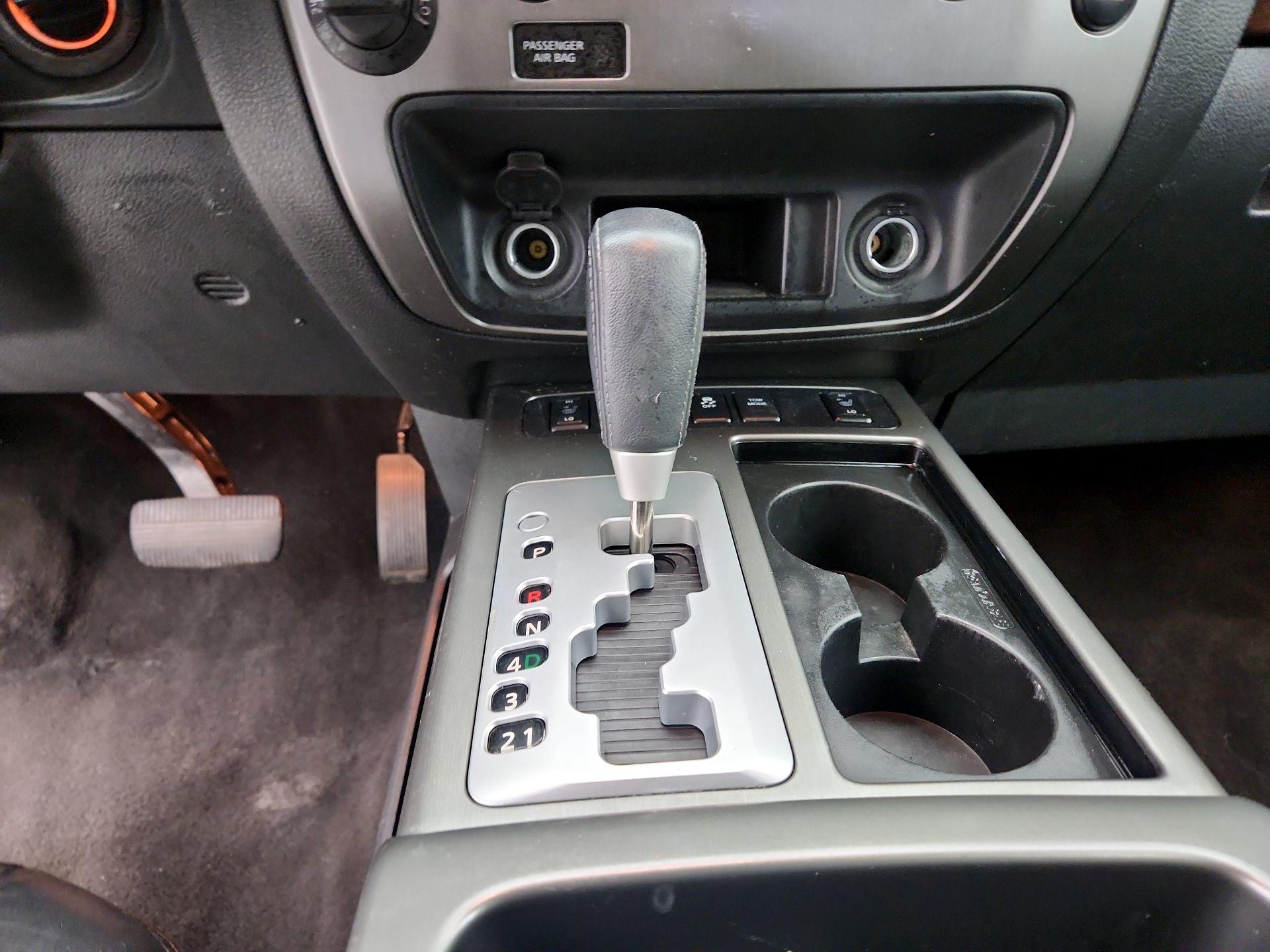 Thumbnail: 2015 Nissan Armada - 17