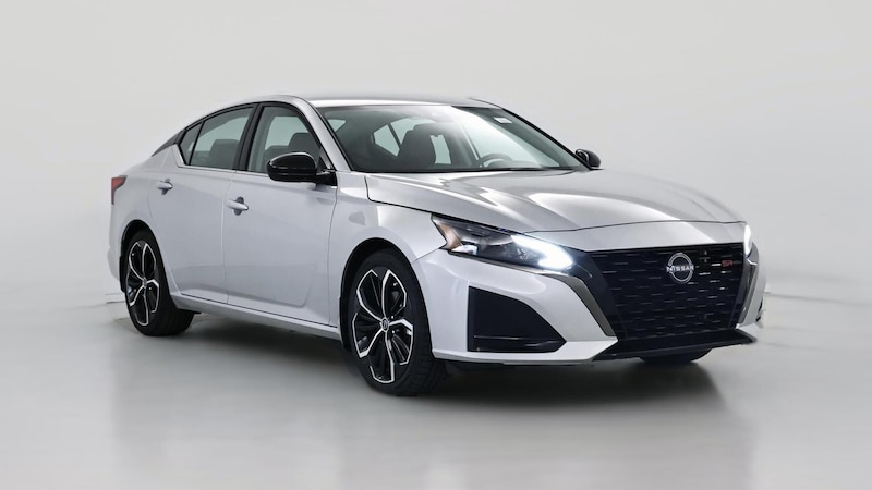 2023 Nissan Altima SR Hero Image
