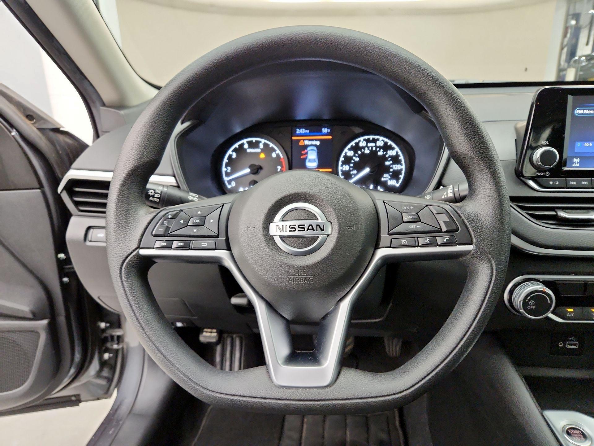 Thumbnail: 2021 Nissan Altima - 10