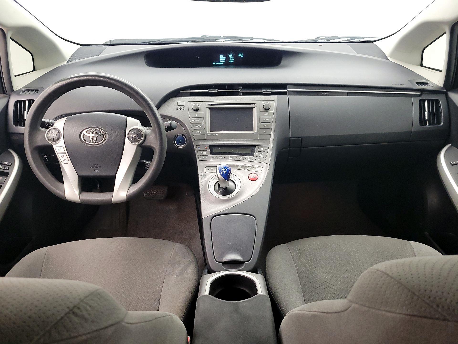 Thumbnail: 2015 Toyota Prius - 9