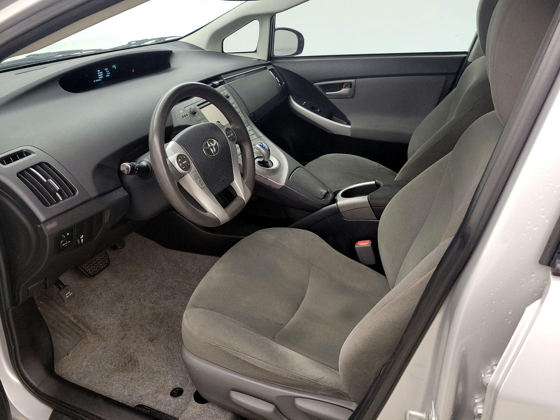 Thumbnail: 2015 Toyota Prius - 11