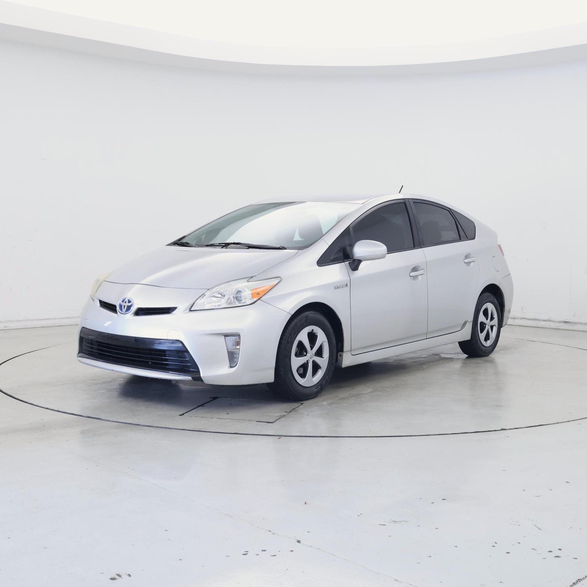 Thumbnail: 2015 Toyota Prius - 4