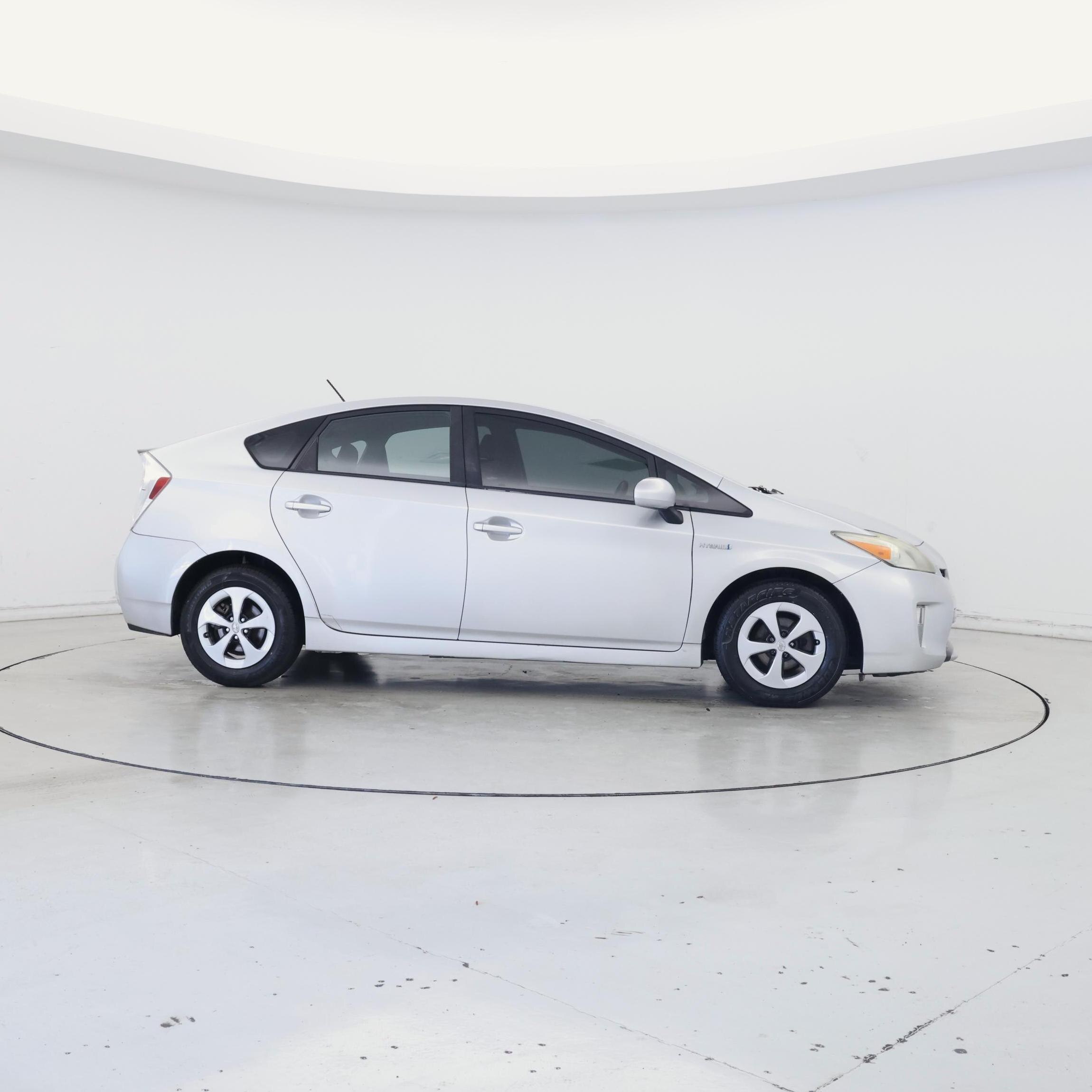 Thumbnail: 2015 Toyota Prius - 7