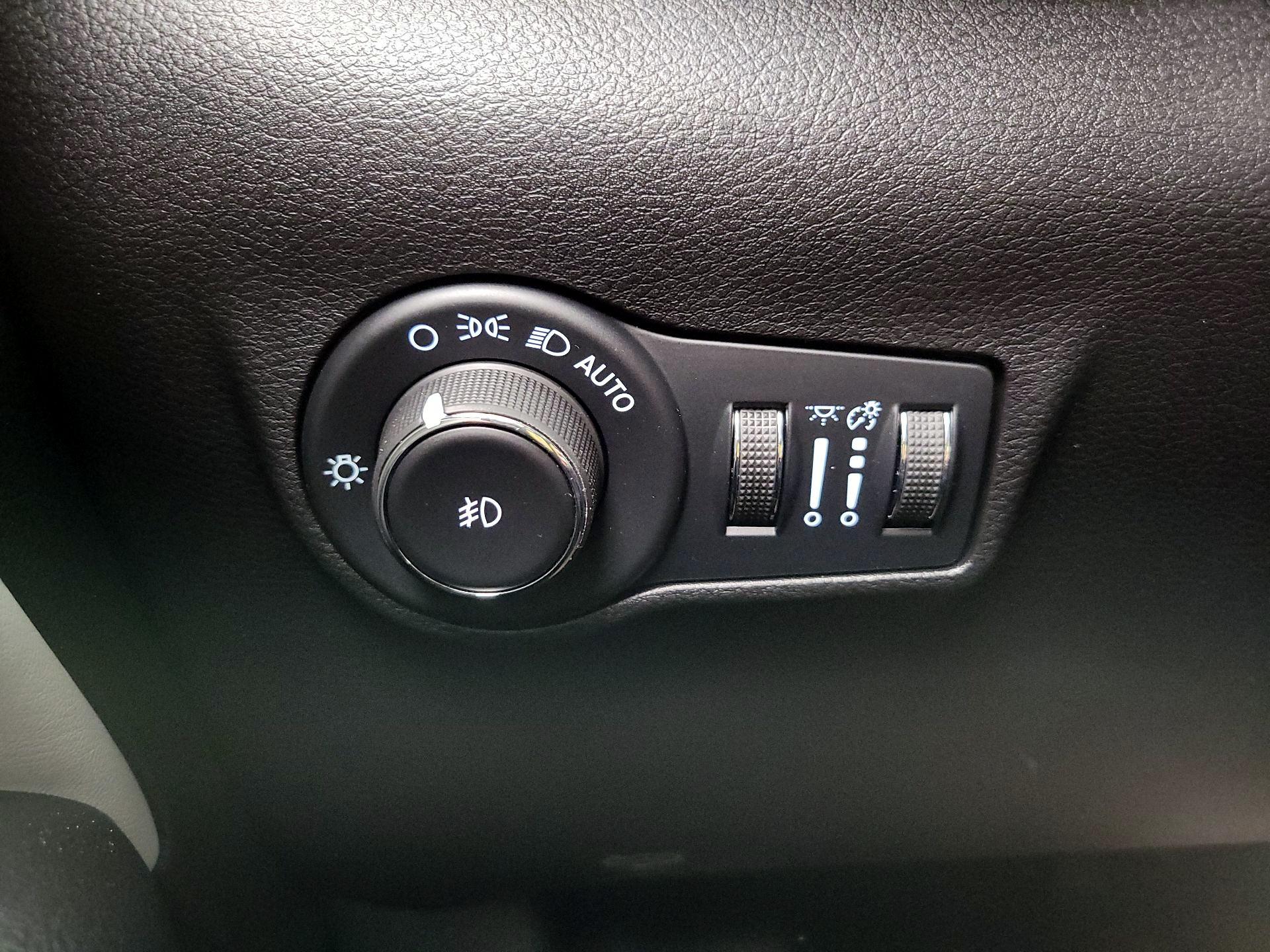 Thumbnail: 2022 Jeep Compass - 13