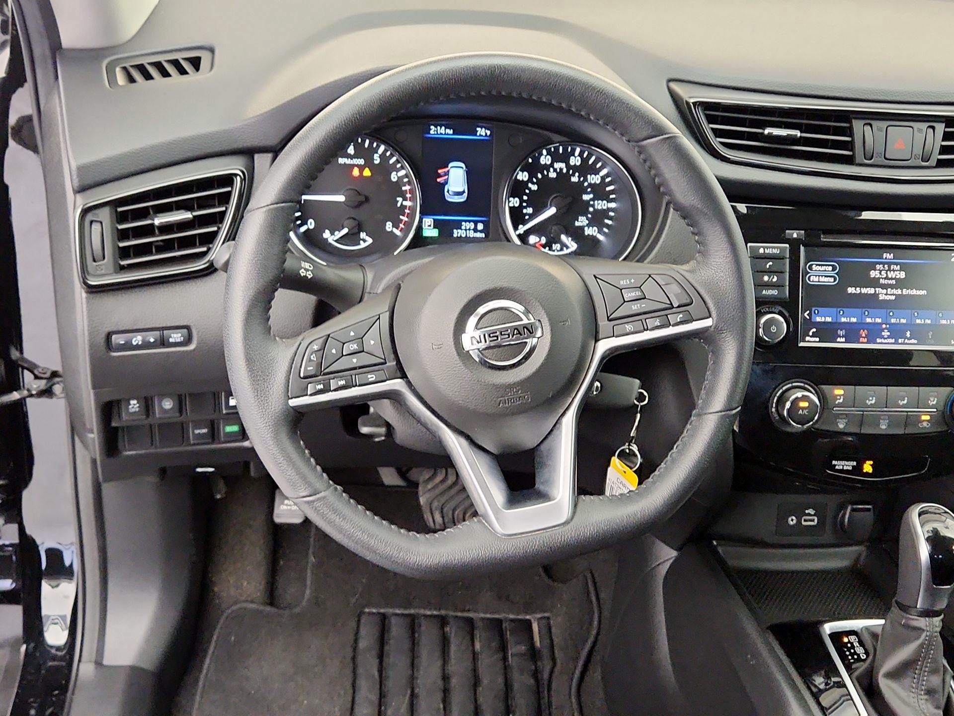 Thumbnail: 2020 Nissan Rogue - 10
