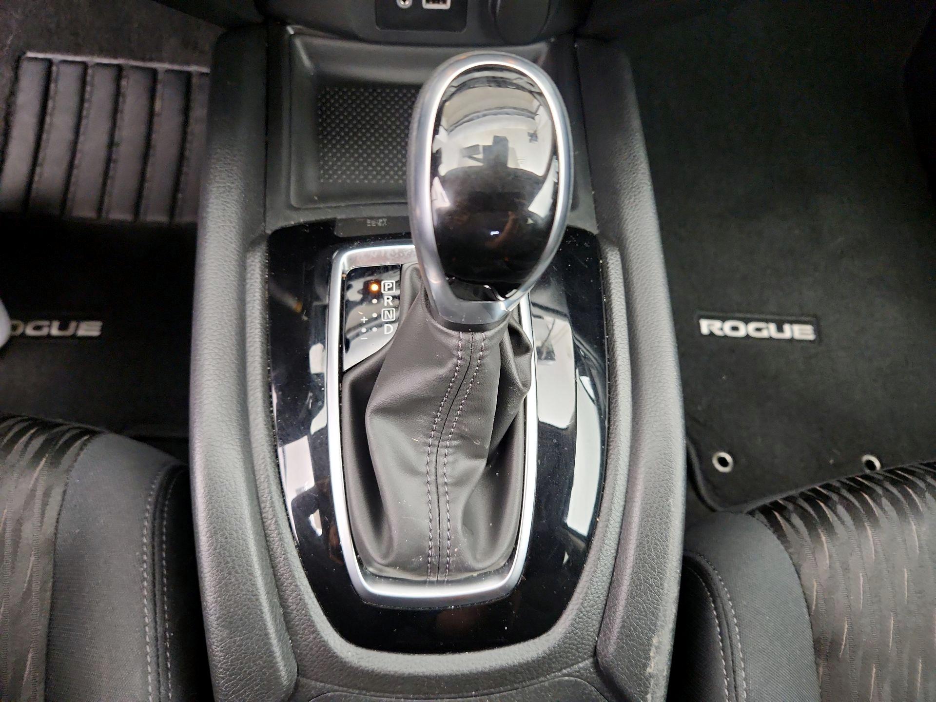 Thumbnail: 2020 Nissan Rogue - 17