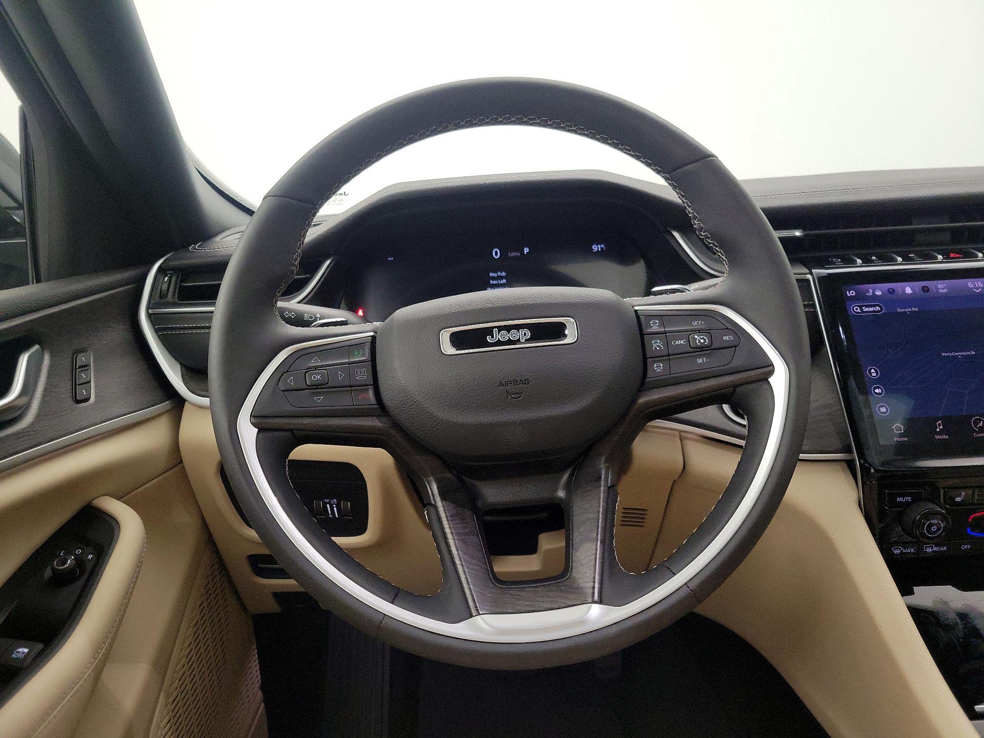 Thumbnail: 2023 Jeep Grand Cherokee - 10