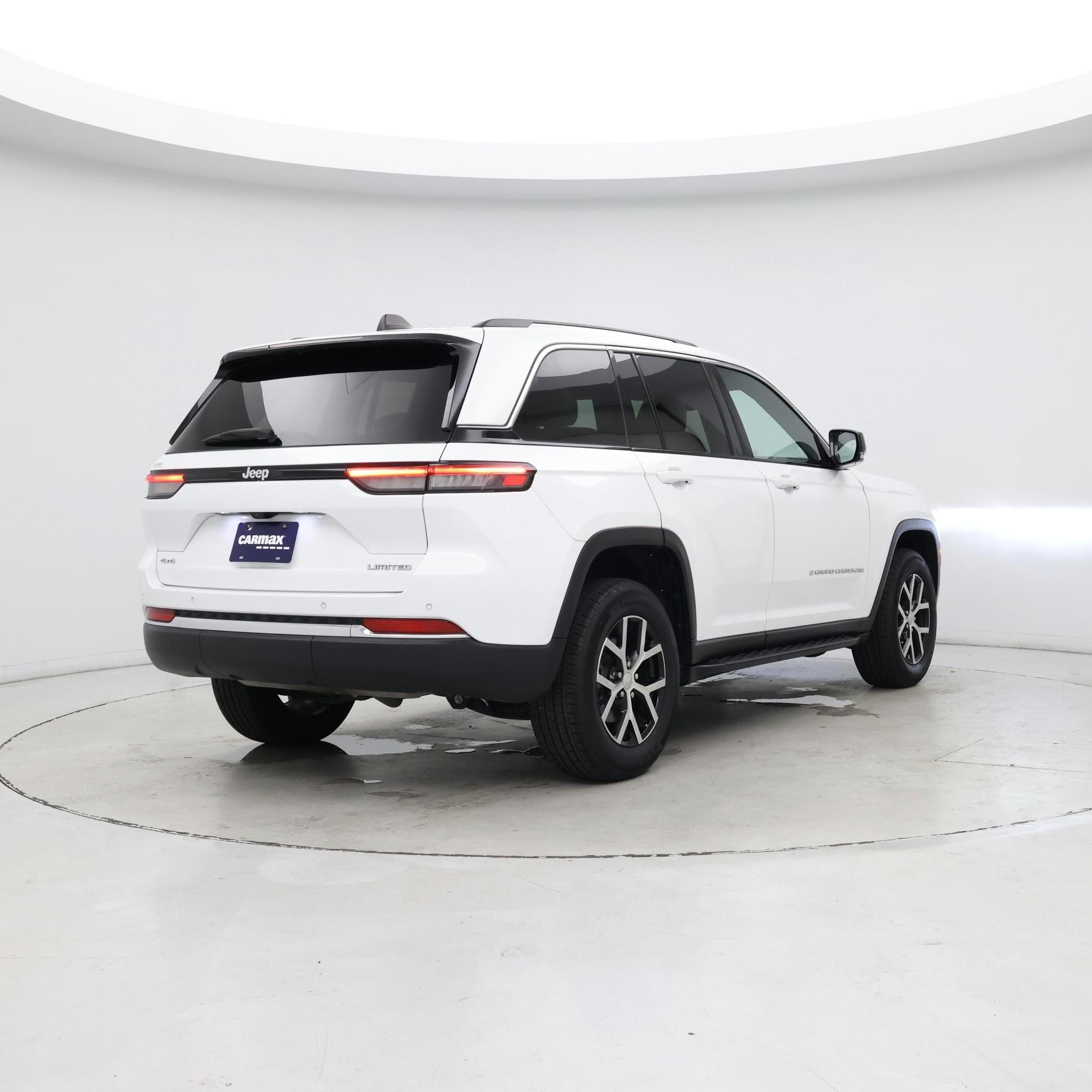 Thumbnail: 2023 Jeep Grand Cherokee - 8