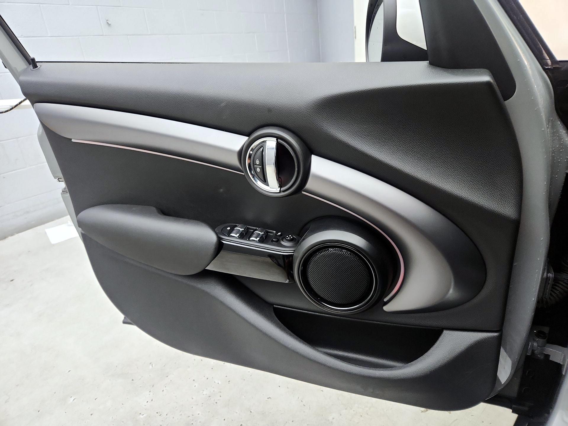 Thumbnail: 2022 MINI Cooper Hardtop - 12