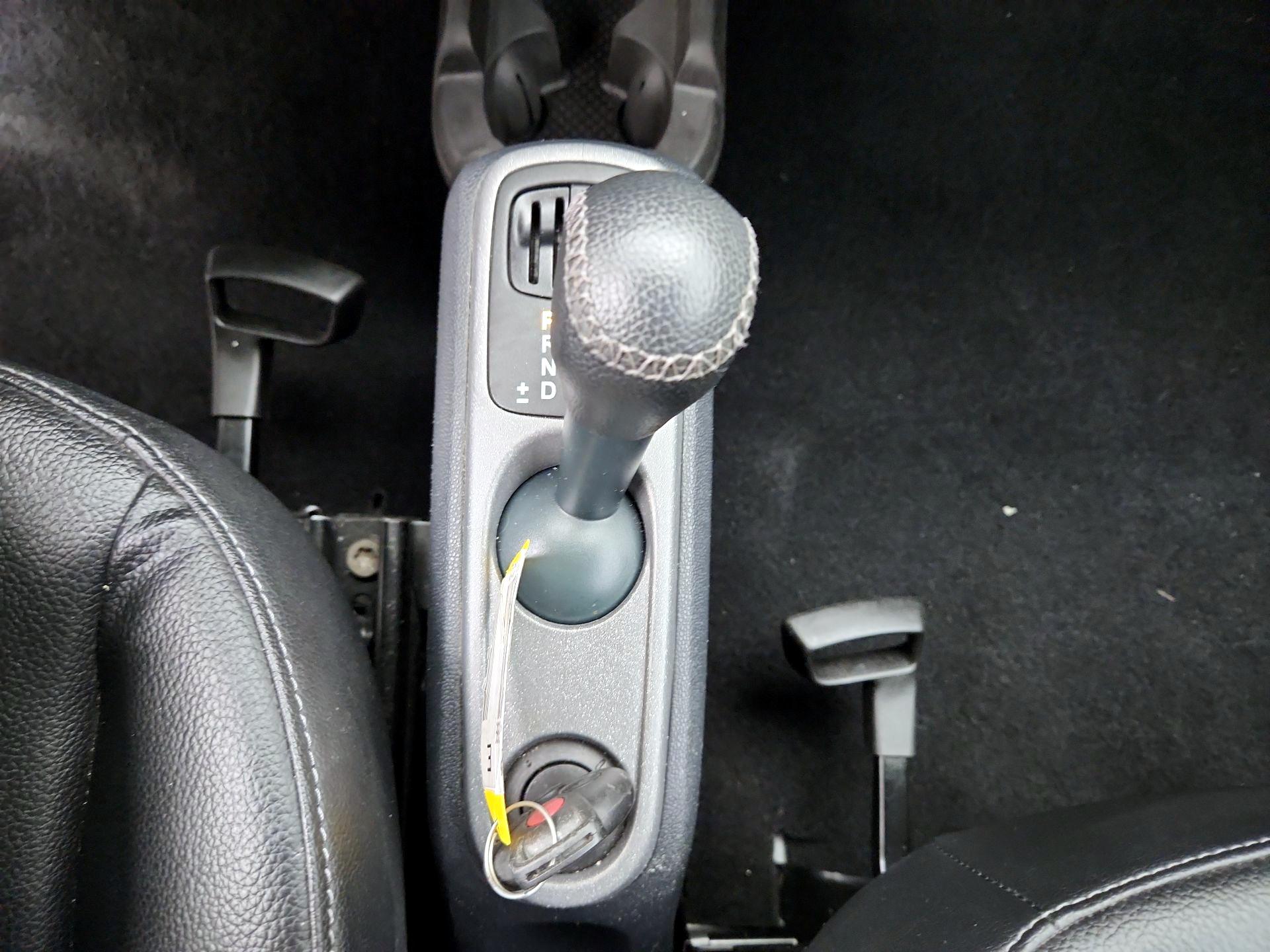 Thumbnail: 2015 smart fortwo - 15