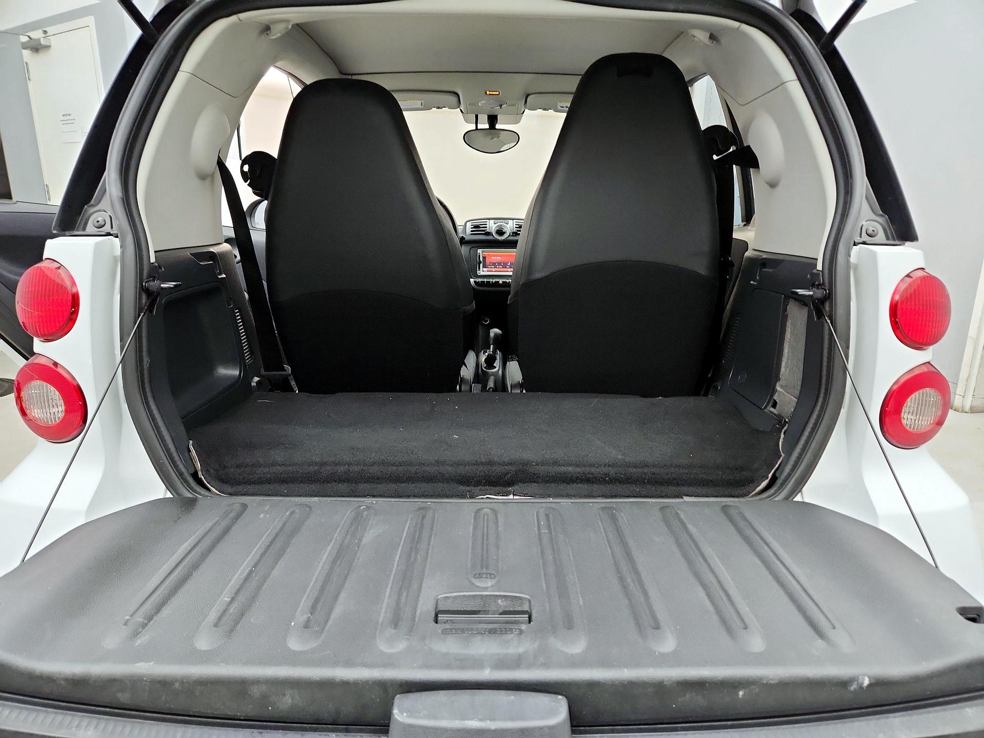 Thumbnail: 2015 smart fortwo - 16