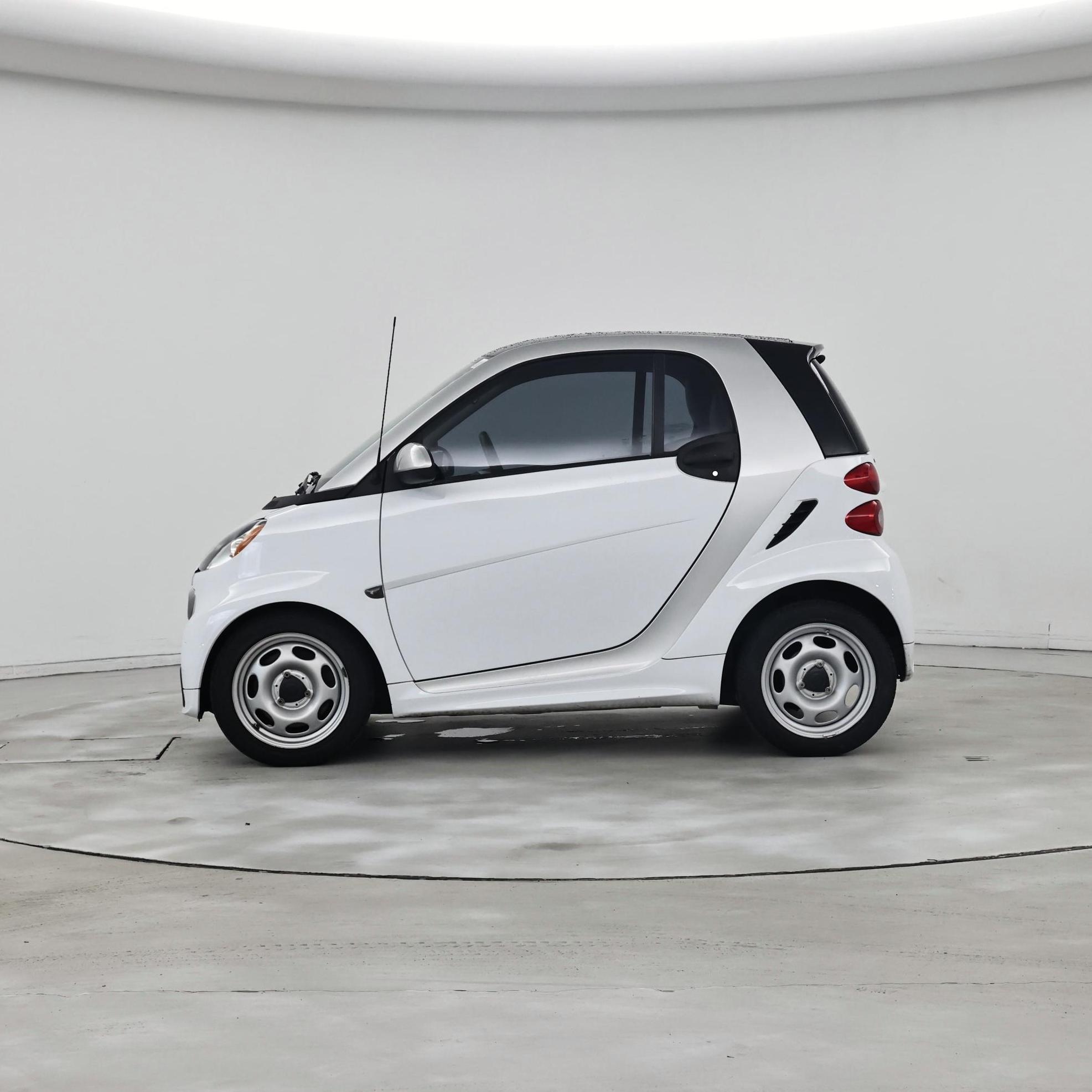 Thumbnail: 2015 smart fortwo - 3