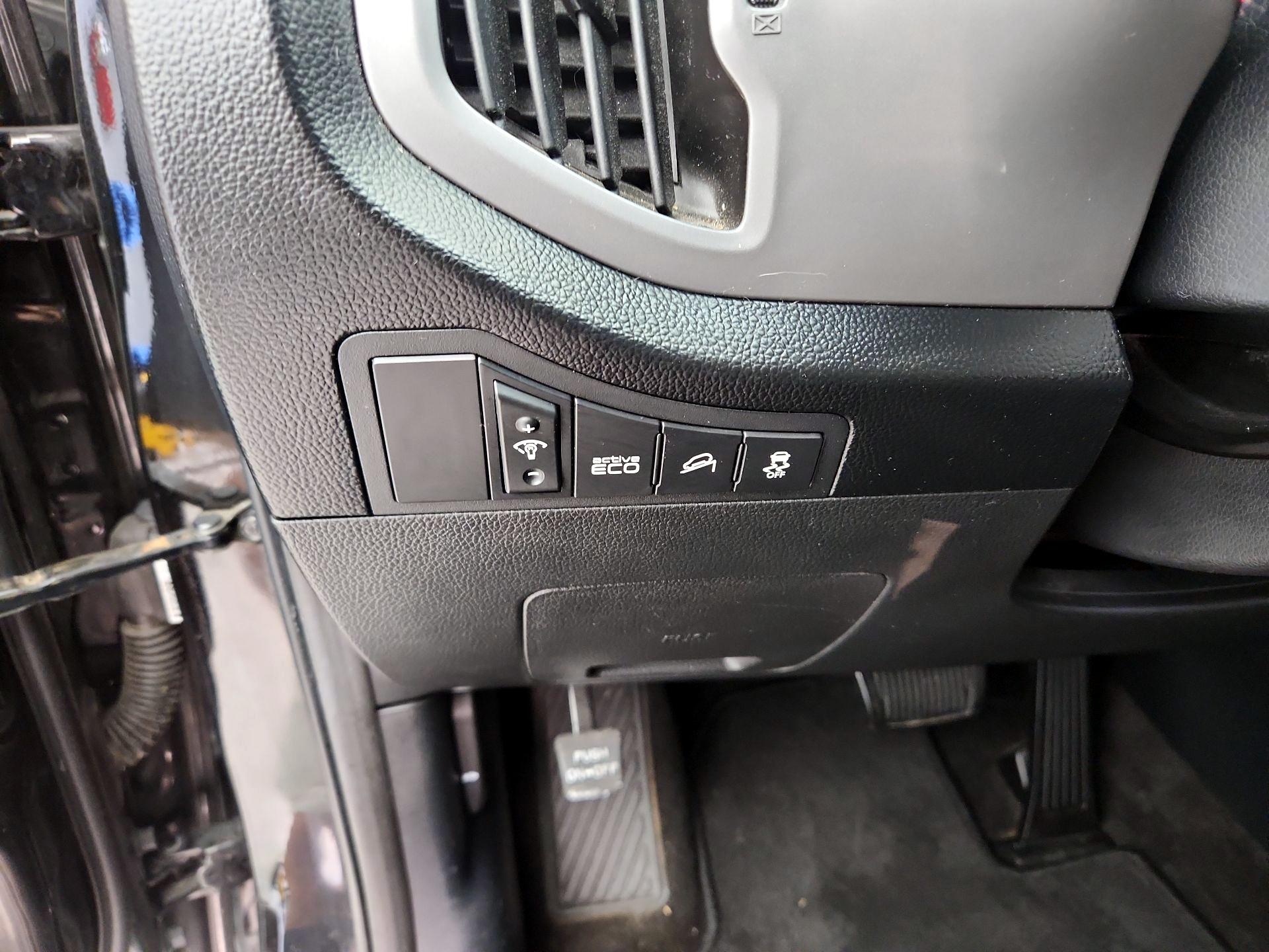 Thumbnail: 2016 Kia Sportage - 13