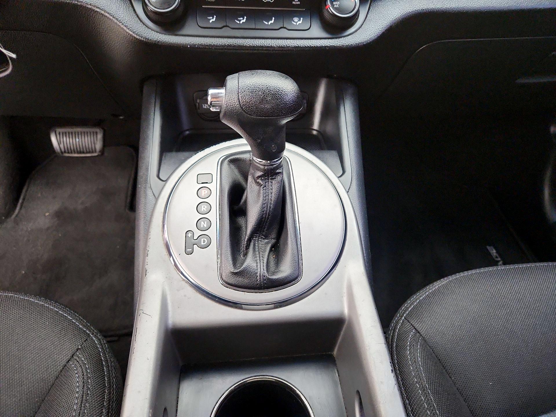 Thumbnail: 2016 Kia Sportage - 16