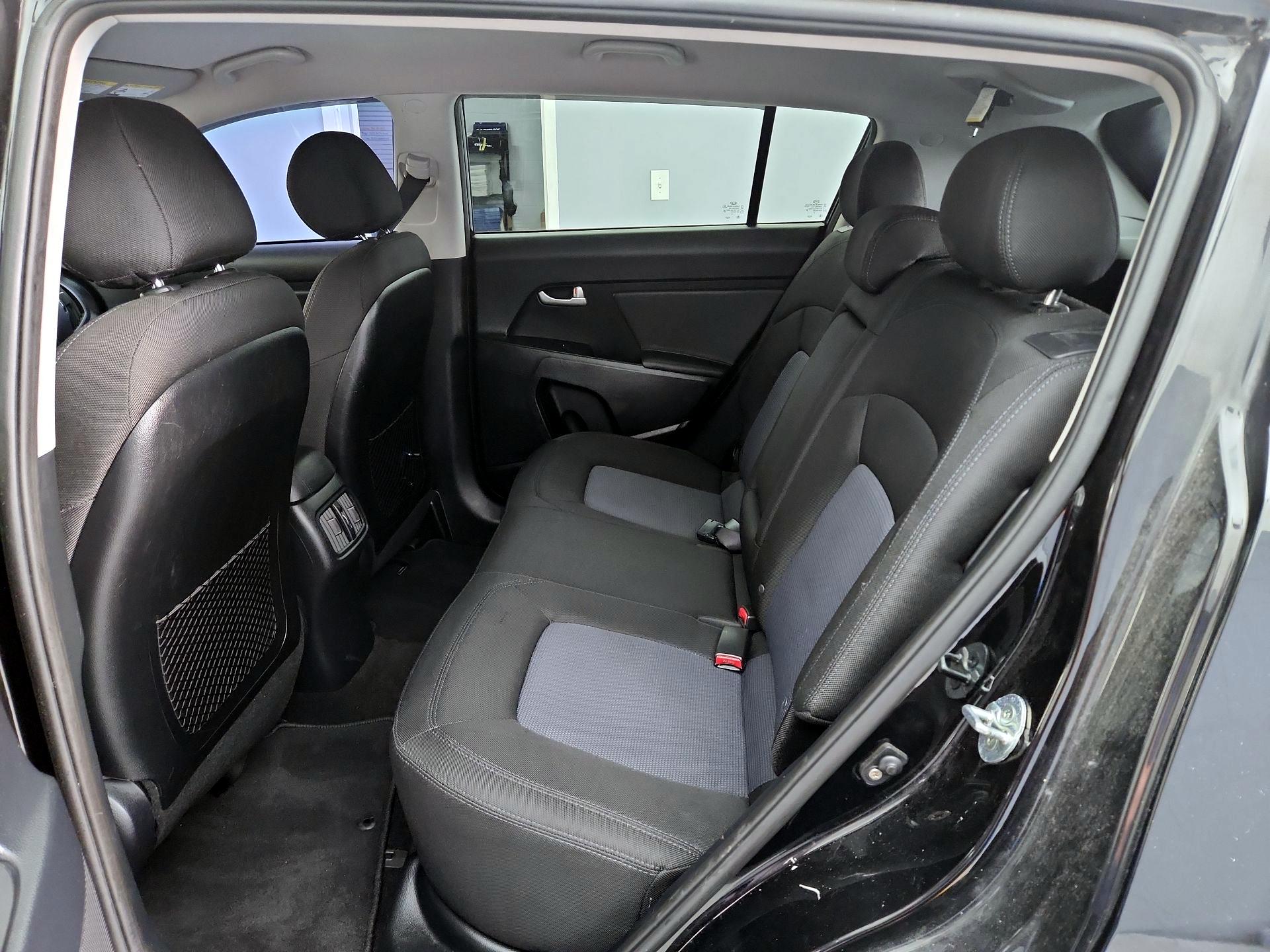 Thumbnail: 2016 Kia Sportage - 18