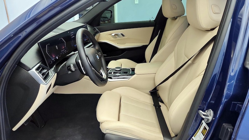 2023 BMW 3 Series 330i 11