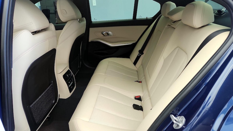 2023 BMW 3 Series 330i 21