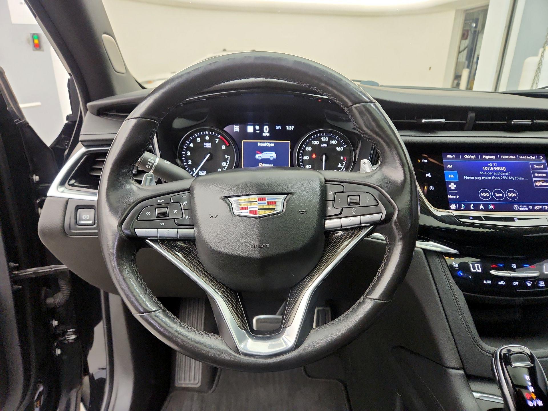 Thumbnail: 2021 Cadillac XT6 - 10