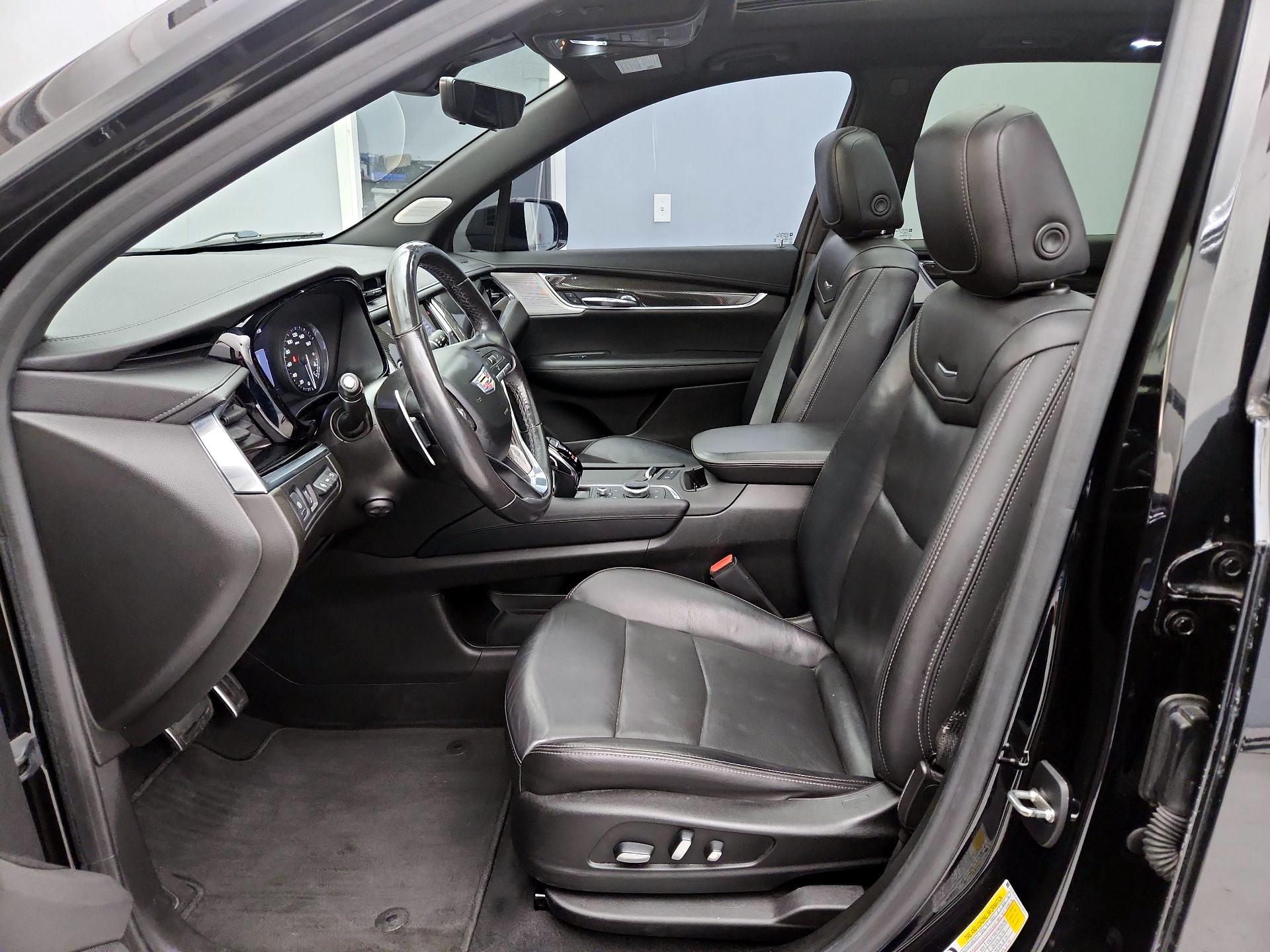 Thumbnail: 2021 Cadillac XT6 - 11