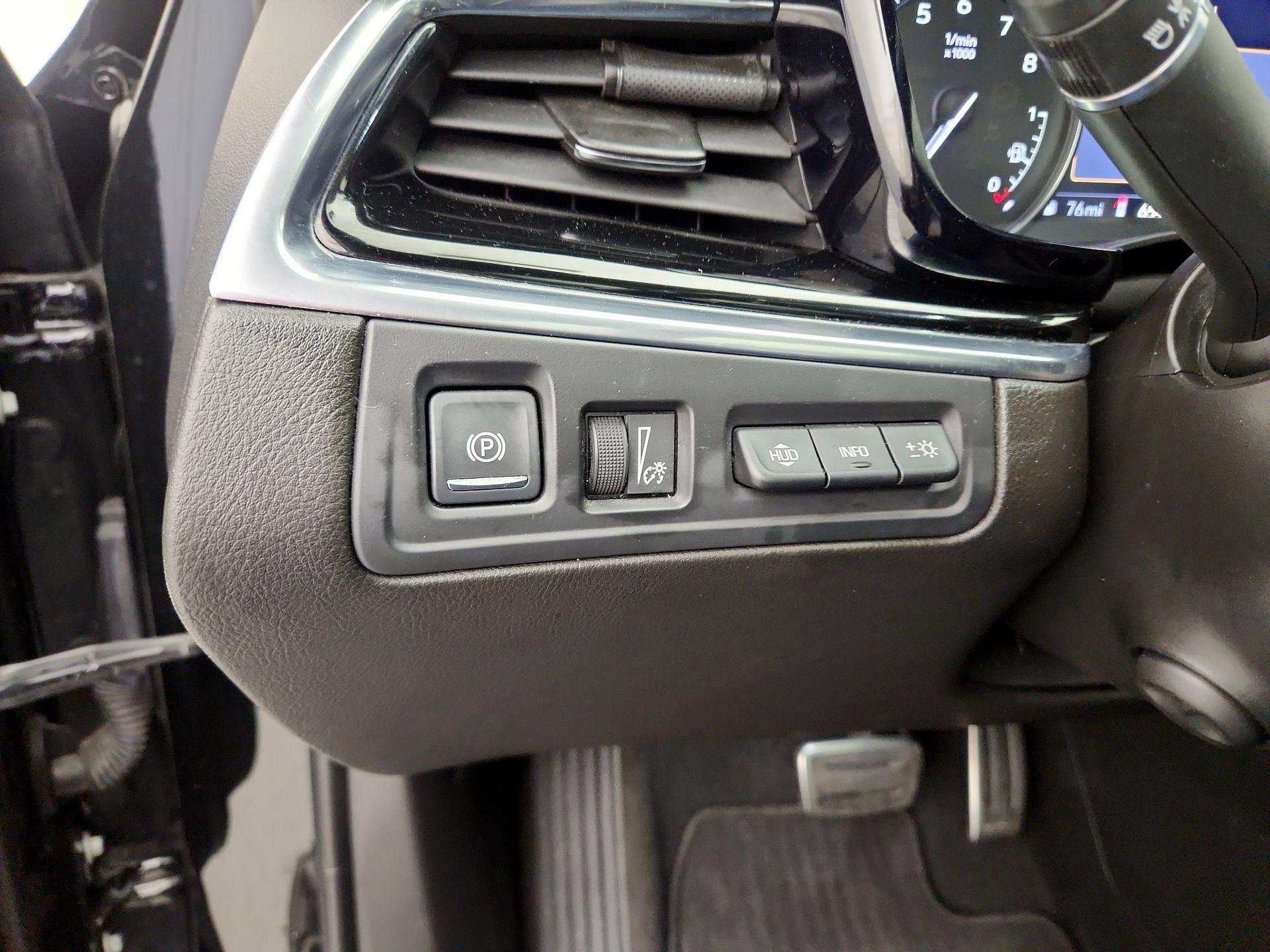 Thumbnail: 2021 Cadillac XT6 - 13