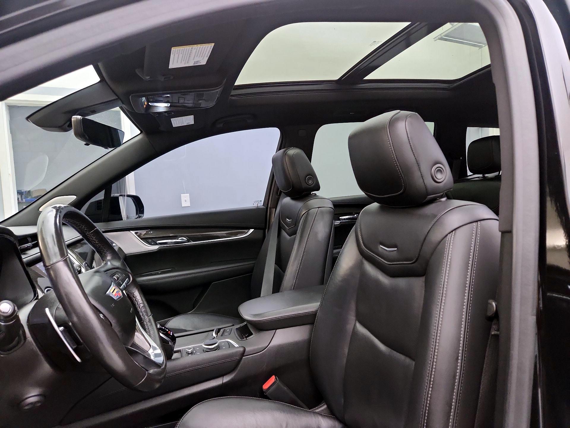 Thumbnail: 2021 Cadillac XT6 - 18