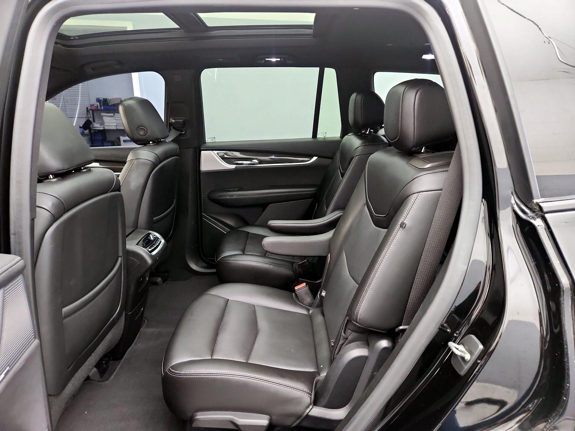 Thumbnail: 2021 Cadillac XT6 - 19