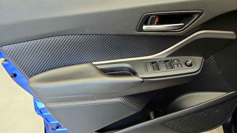 2020 Toyota C-HR LE 12